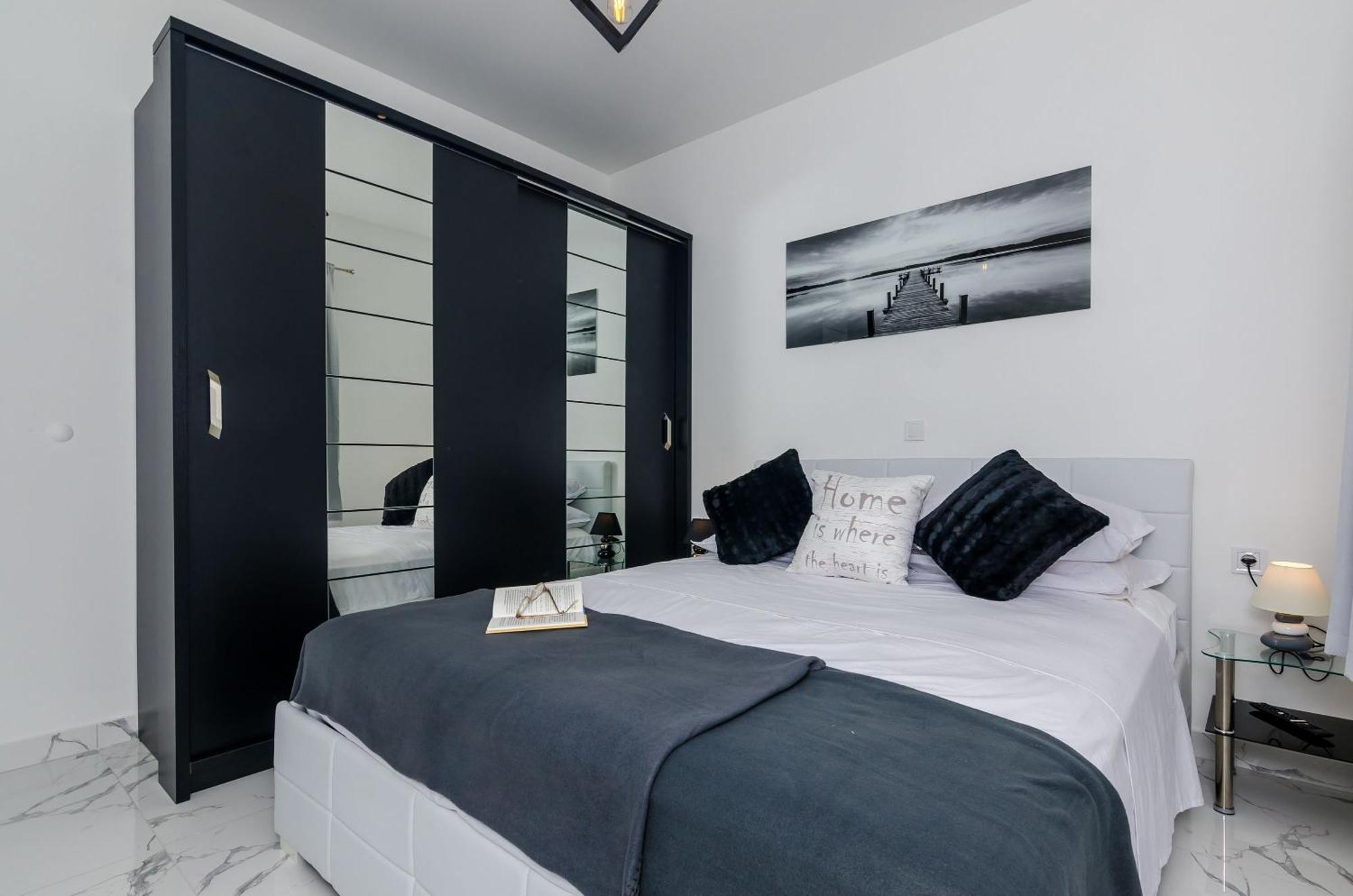 Mata Family Apartments Molunat Extérieur photo